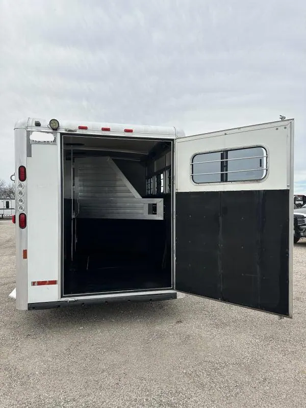2004 Hart Trailers 3H GN Weekender Horse Trailer