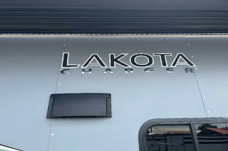 New 2024 Lakota 8313RKBGLQ Charger 3 Horse Trailer with 13' Short