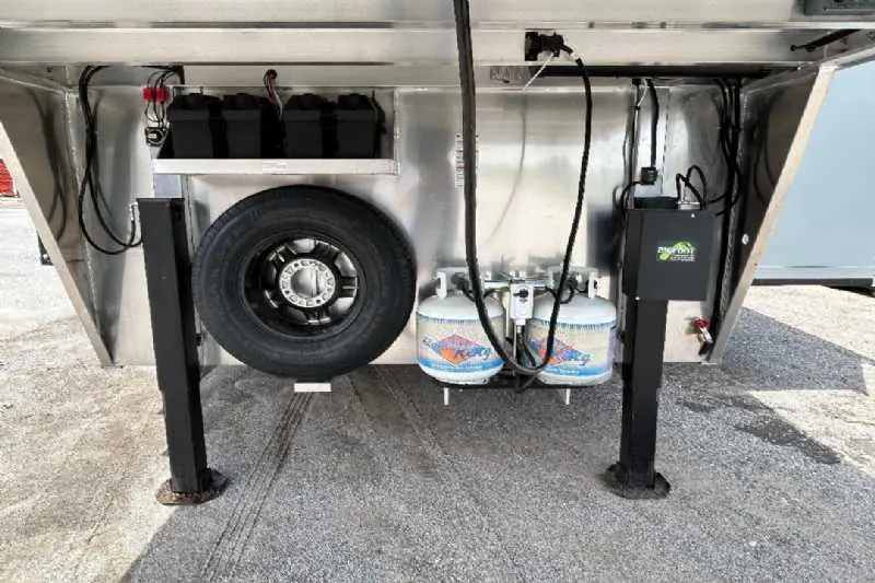 New 2024 Lakota 8313RKBGLQ Charger 3 Horse Trailer with 13' Short