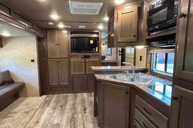New 2024 Lakota 8313RKBGLQ Charger 3 Horse Trailer with 13' Short