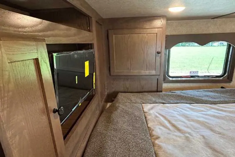 New 2024 Lakota 8313RKBGLQ Charger 3 Horse Trailer with 13' Short