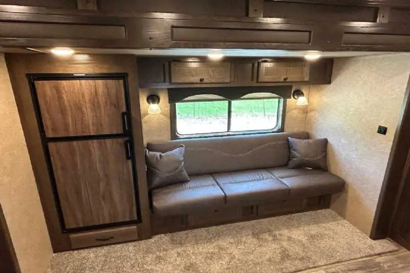 New 2024 Lakota 8313RKBGLQ Charger 3 Horse Trailer with 13' Short