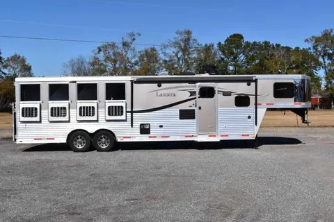 2015 Lakota 8411GLQ 4 Horse Trailer with 11' Short Wall