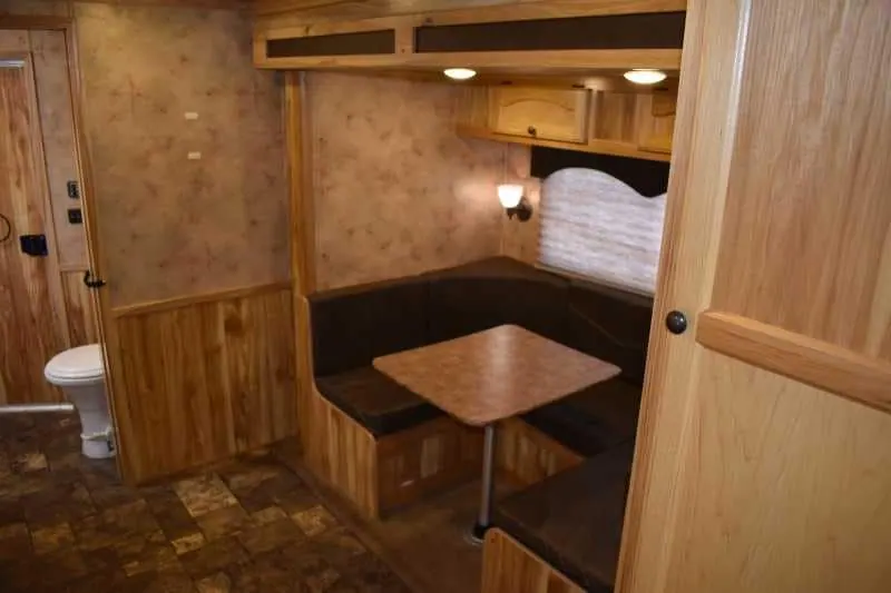 2015 Lakota 8411GLQ 4 Horse Trailer with 11' Short Wall