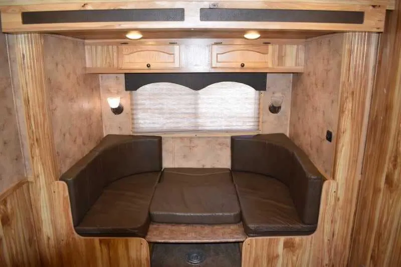 2015 Lakota 8411GLQ 4 Horse Trailer with 11' Short Wall