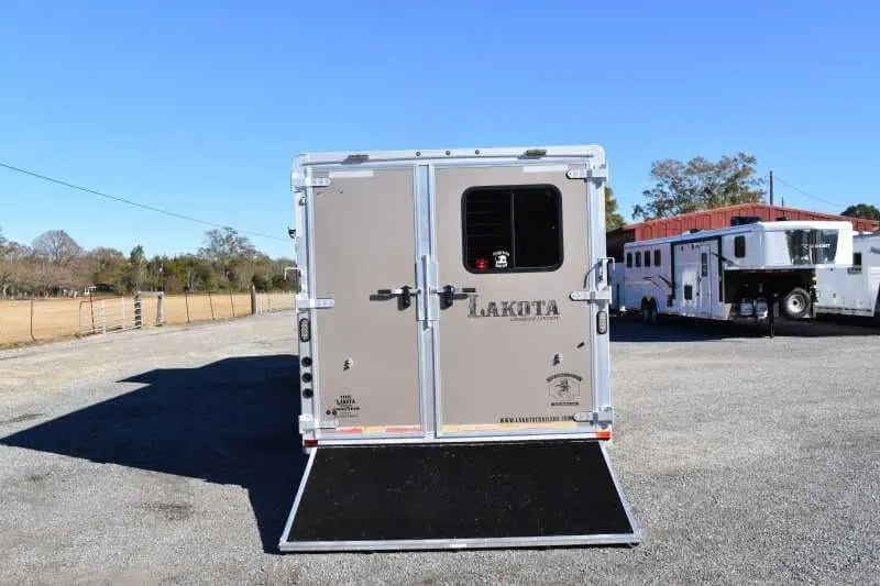 2015 Lakota 8411GLQ 4 Horse Trailer with 11' Short Wall