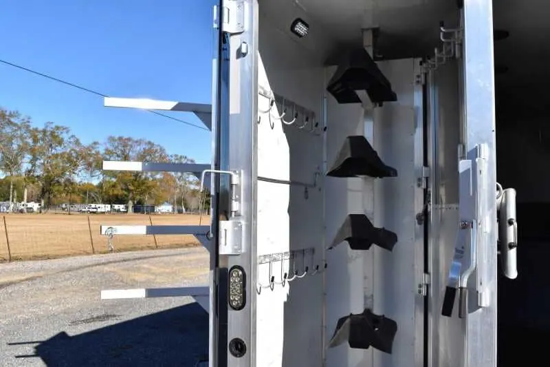 2015 Lakota 8411GLQ 4 Horse Trailer with 11' Short Wall