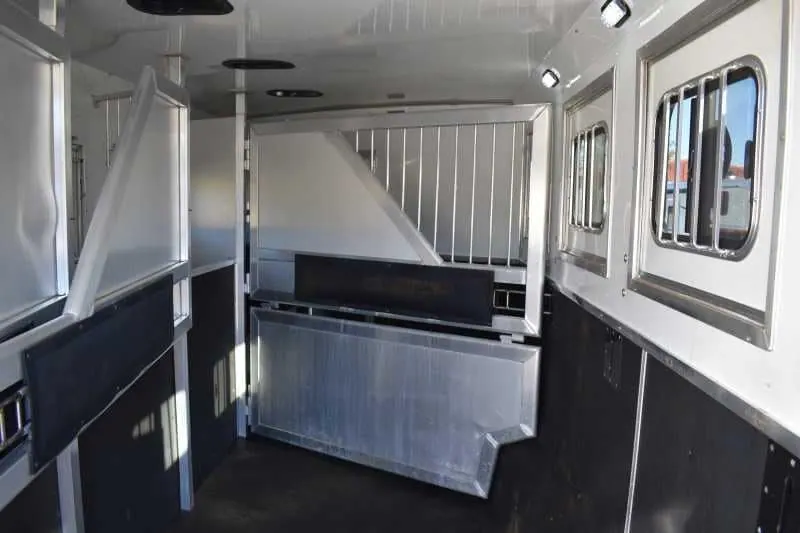2015 Lakota 8411GLQ 4 Horse Trailer with 11' Short Wall
