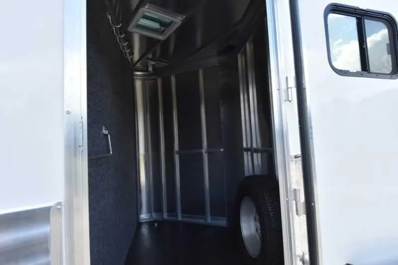 2018 Lakota 84HBPSL 4 Horse Trailer