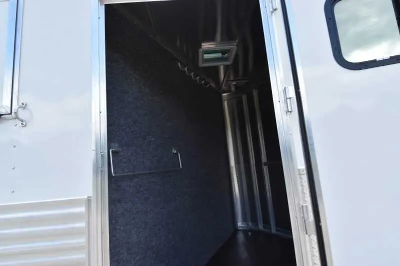 2018 Lakota 84HBPSL 4 Horse Trailer