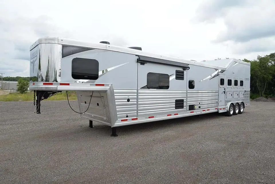2024 Lakota Big Horn 8417 Double Slide 4 Horse Trailer