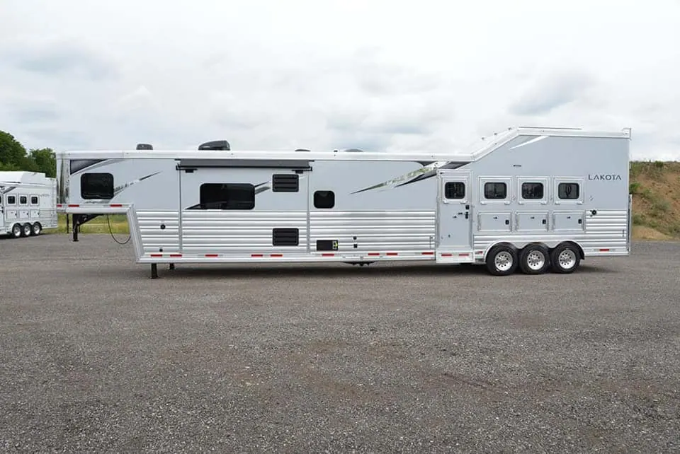 2024 Lakota Big Horn 8417 Double Slide 4 Horse Trailer