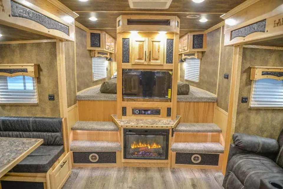 2024 Lakota Big Horn 8417 Double Slide 4 Horse Trailer