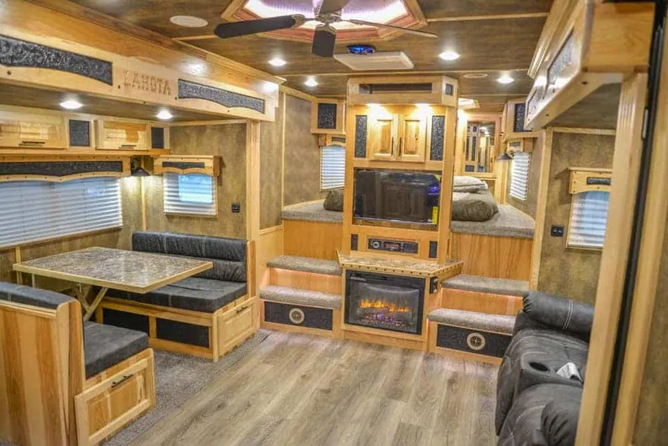 2024 Lakota Big Horn 8417 Double Slide 4 Horse Trailer