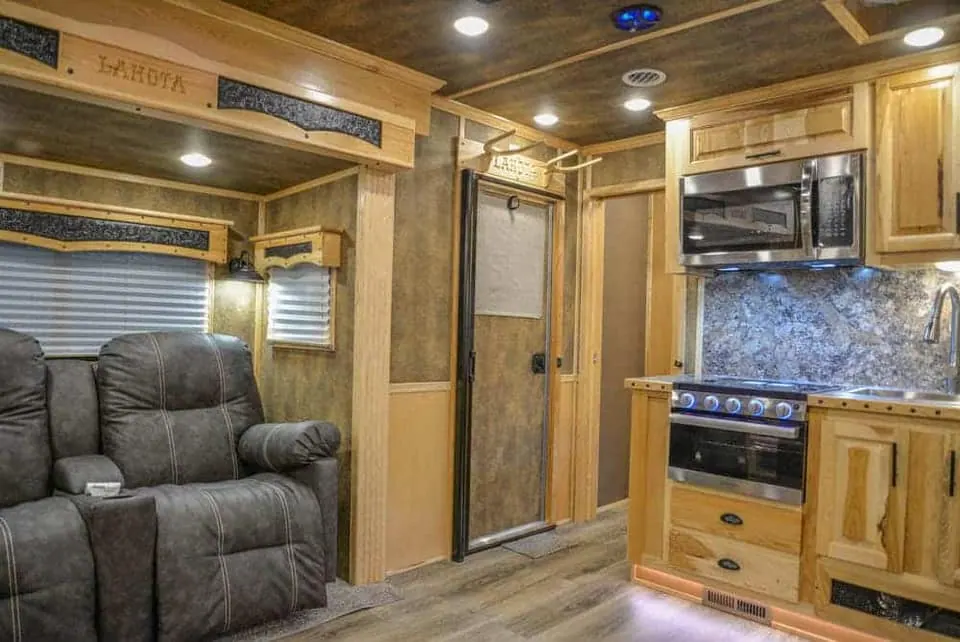 2024 Lakota Big Horn 8417 Double Slide 4 Horse Trailer