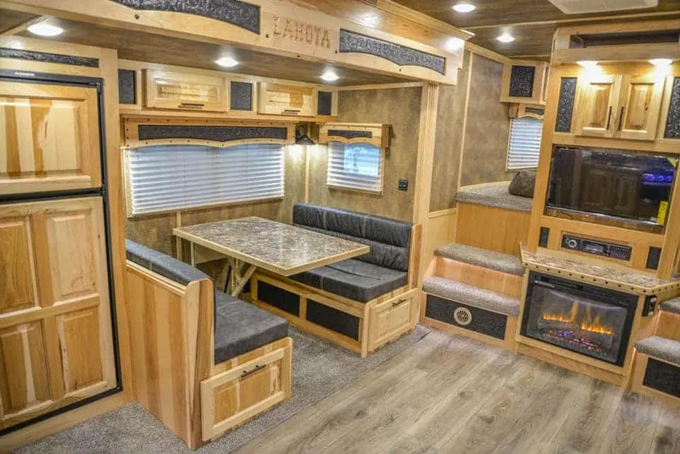 2024 Lakota Big Horn 8417 Double Slide 4 Horse Trailer