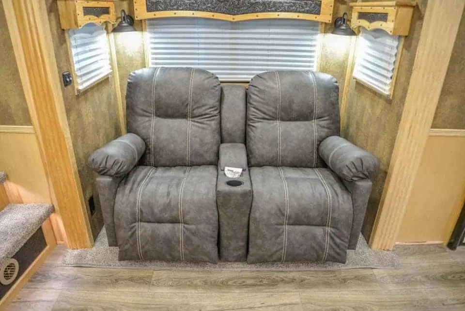 2024 Lakota Big Horn 8417 Double Slide 4 Horse Trailer