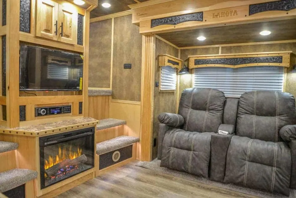 2024 Lakota Big Horn 8417 Double Slide 4 Horse Trailer
