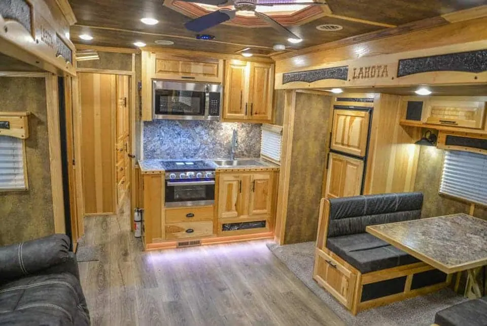 2024 Lakota Big Horn 8417 Double Slide 4 Horse Trailer