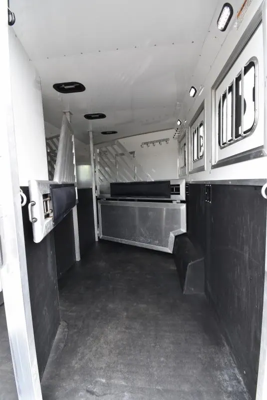 2018 Lakota Bighorn 3 Horse Living Quarters