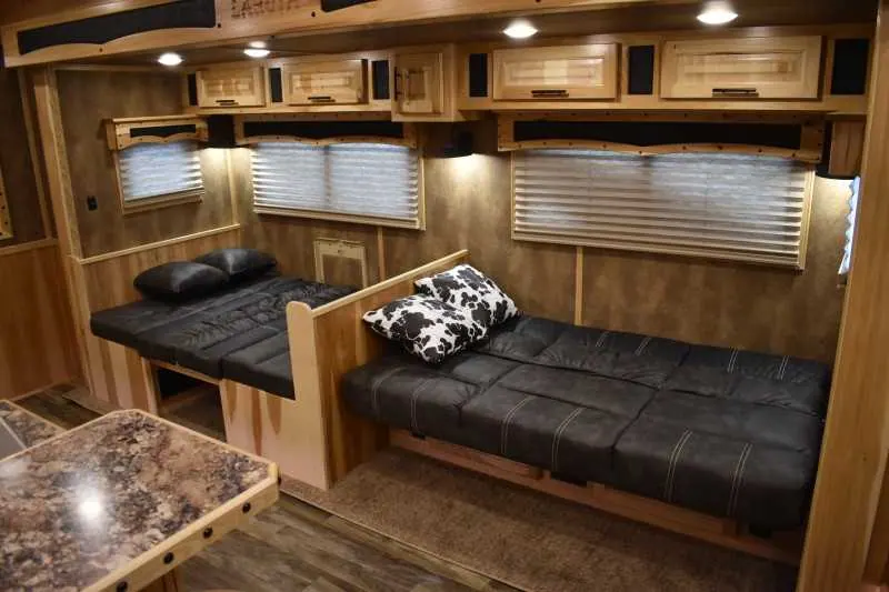 2021 Lakota Bighorn 8418GLQUG 4 Horse Trailer