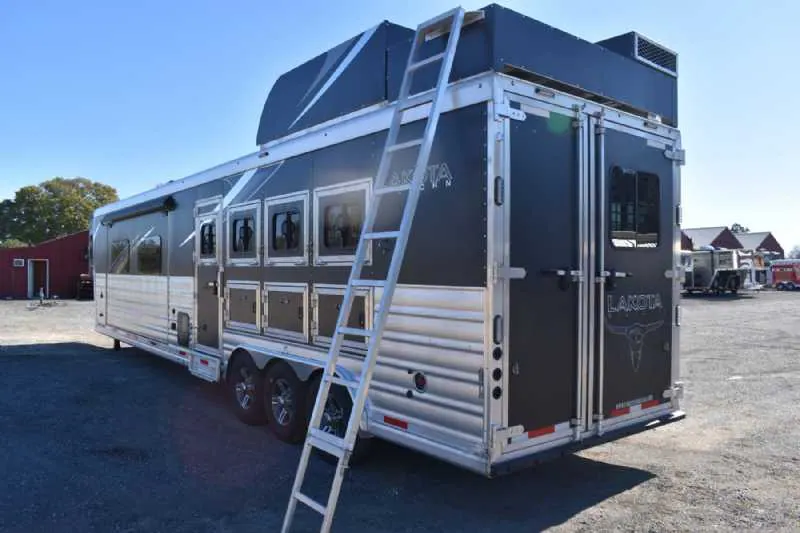 2021 Lakota Bighorn 8418GLQUG 4 Horse Trailer