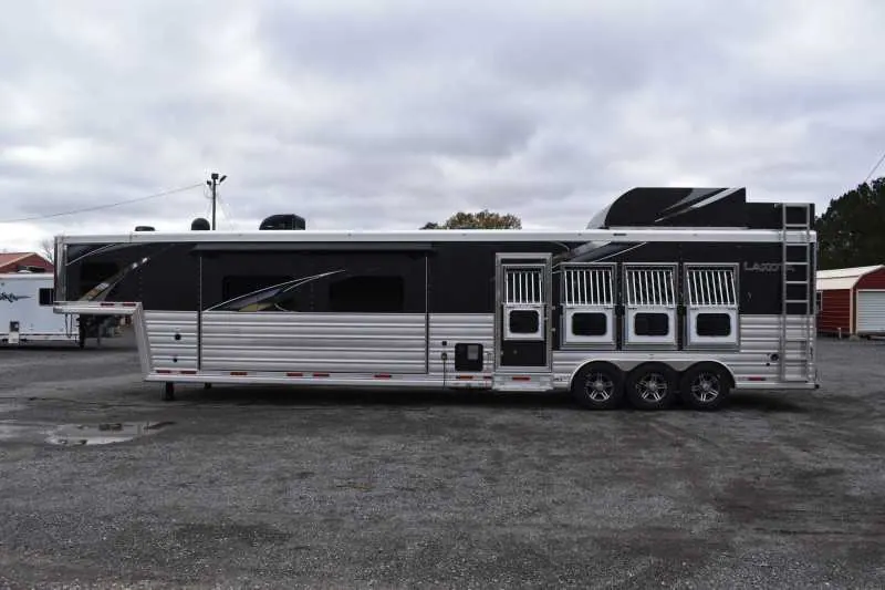 2021 Lakota Bighorn 8418GLQUG 4 Horse Trailer