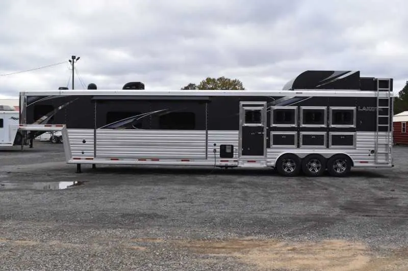 2021 Lakota Bighorn 8418GLQUG 4 Horse Trailer