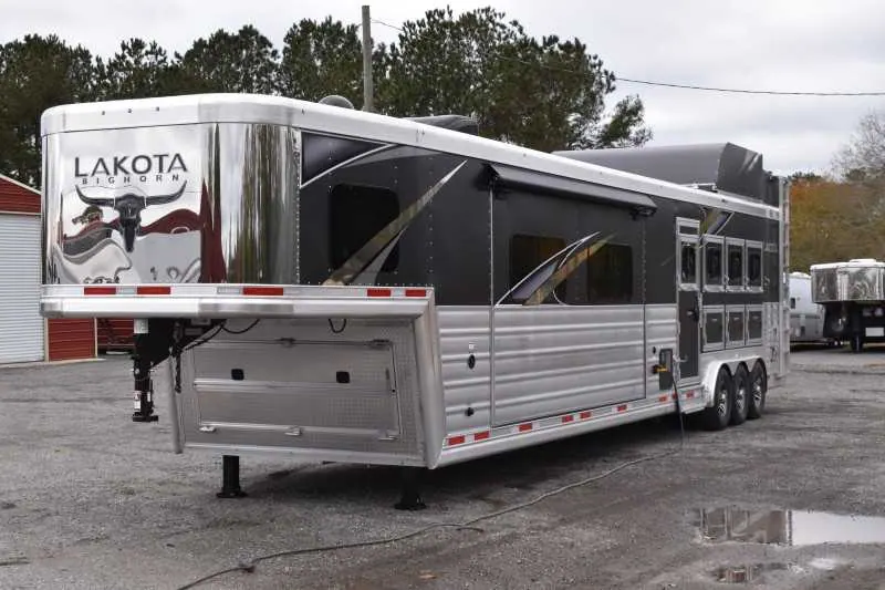 2021 Lakota Bighorn 8418GLQUG 4 Horse Trailer