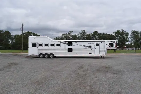 2021 Lakota BigHorn 8519TBB 5 Horse Trailer