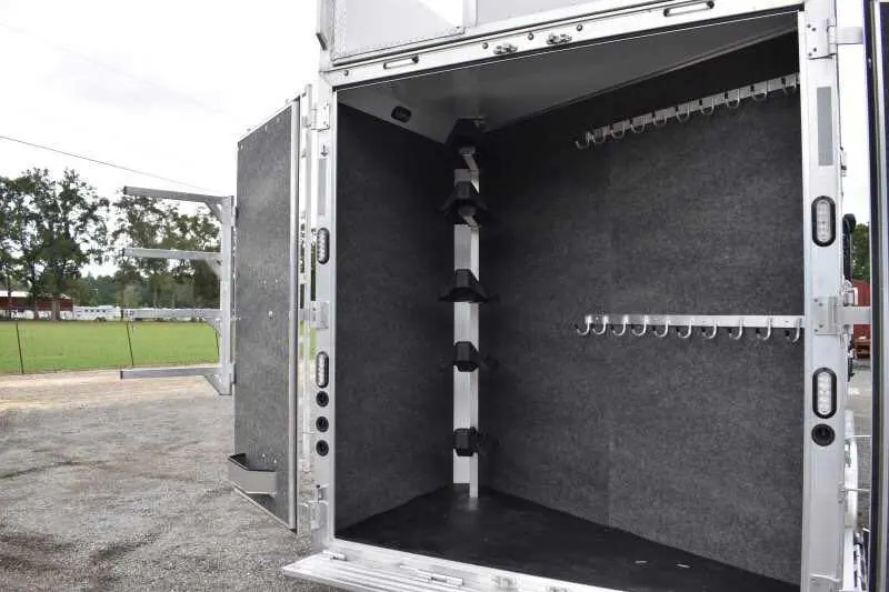2021 Lakota BigHorn 8519TBB 5 Horse Trailer with 19' Short Wall