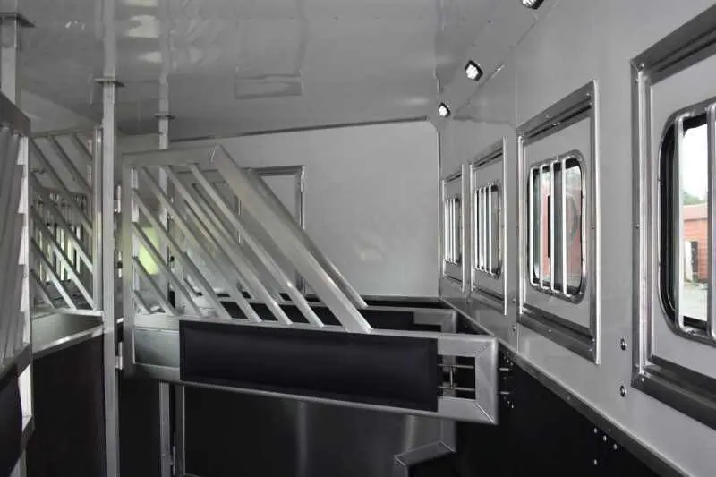 2021 Lakota BigHorn 8519TBB 5 Horse Trailer with 19' Short Wall