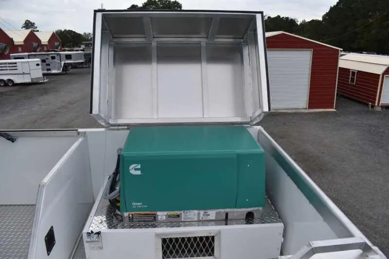 2021 Lakota BigHorn 8519TBB 5 Horse Trailer with 19' Short Wall