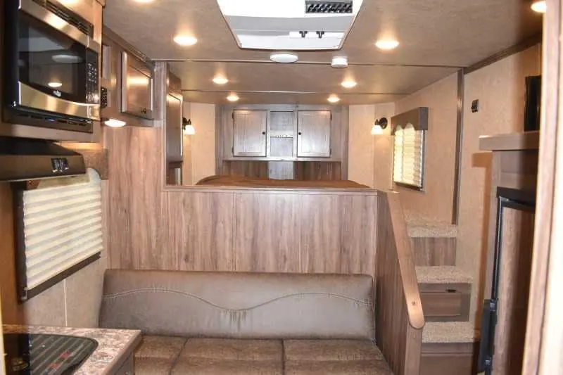 2022 Lakota Charger LQ 2 Horse Trailer with 9' Short Wall