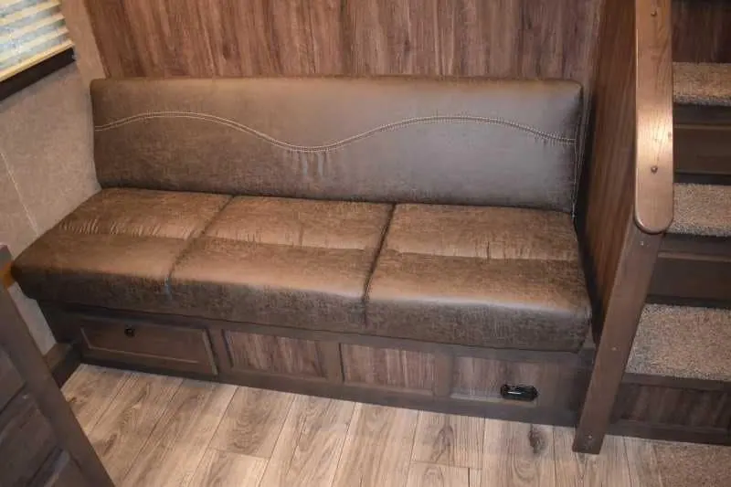 2022 Lakota Charger LQ 2 Horse Trailer with 9' Short Wall