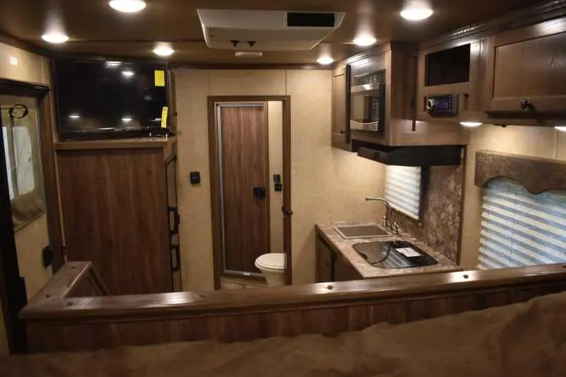 2022 Lakota Charger LQ 2 Horse Trailer with 9' Short Wall