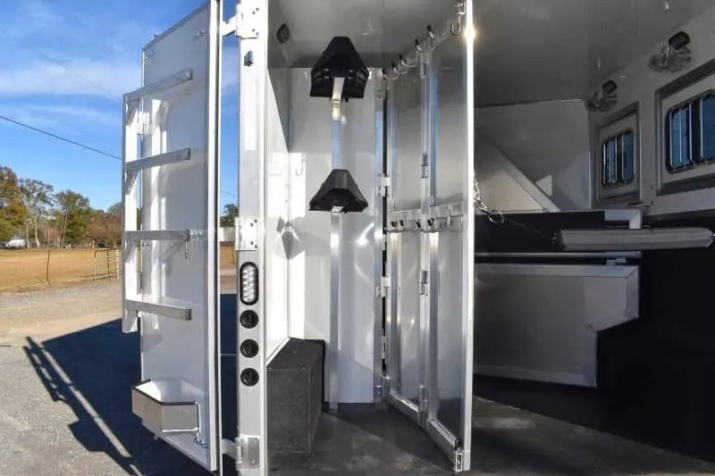 2022 Lakota Charger LQ 2 Horse Trailer with 9' Short Wall