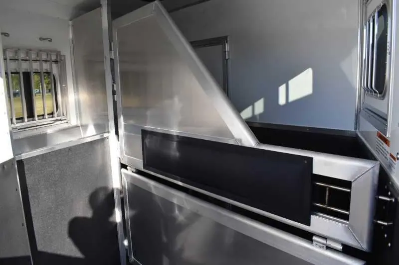 2022 Lakota Charger LQ 2 Horse Trailer with 9' Short Wall