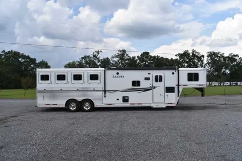 2013 Lakota Charger 8411LQ 4 Horse Trailer