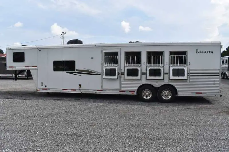 2013 Lakota Charger 8411LQ 4 Horse Trailer with 13' Short Wall