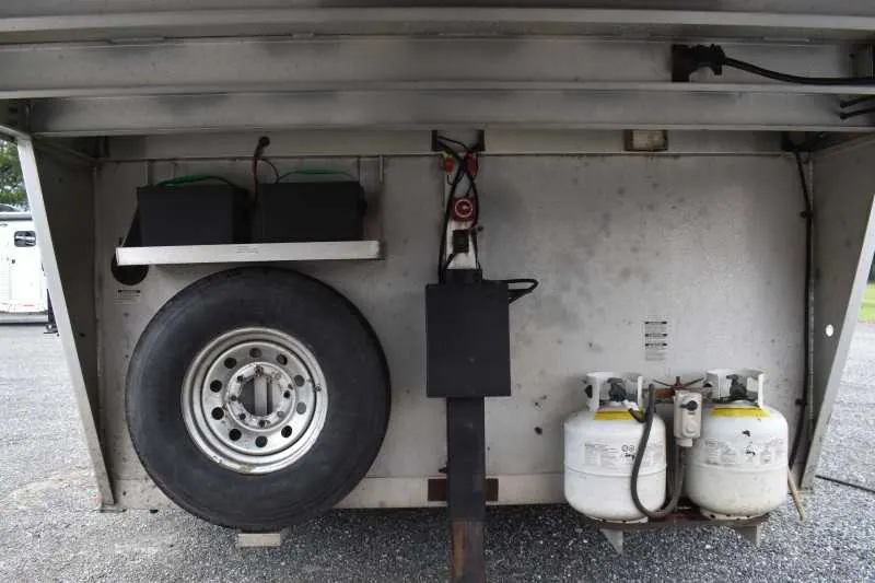 2013 Lakota Charger 8411LQ 4 Horse Trailer with 13' Short Wall