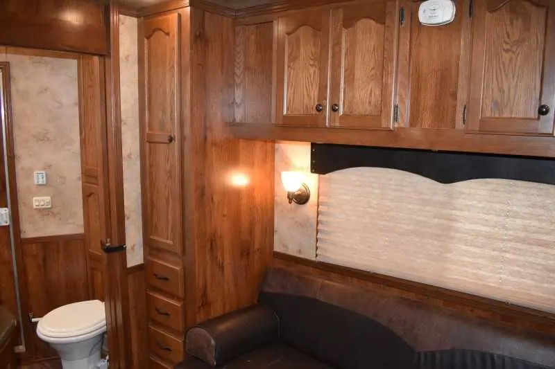 2013 Lakota Charger 8411LQ 4 Horse Trailer with 13' Short Wall