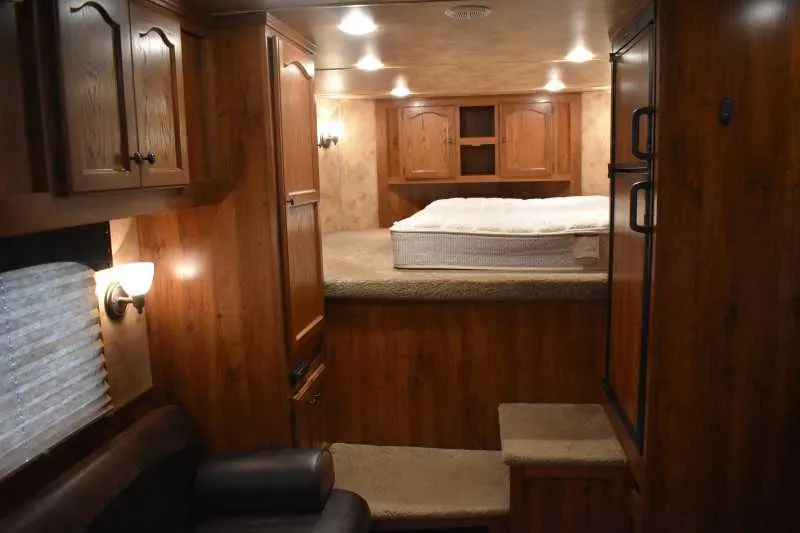 2013 Lakota Charger 8411LQ 4 Horse Trailer with 13' Short Wall