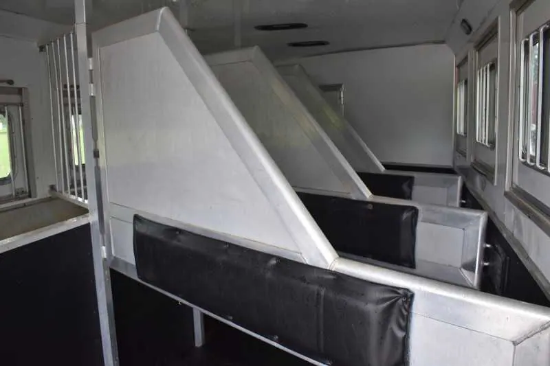 2013 Lakota Charger 8411LQ 4 Horse Trailer with 13' Short Wall