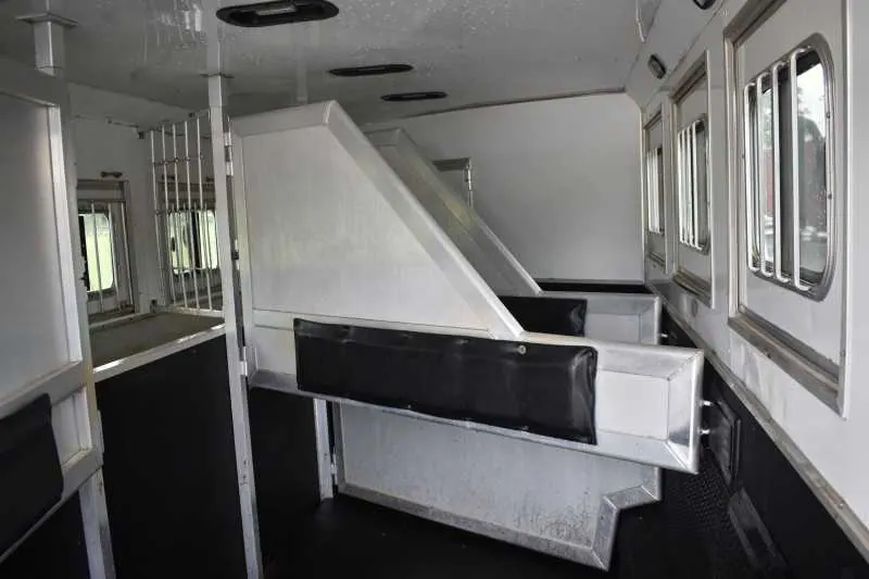 2013 Lakota Charger 8411LQ 4 Horse Trailer with 13' Short Wall