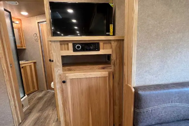 2024 Lakota Charger 8411RKGLQ 4 Horse Trailer with 11' Short Wall