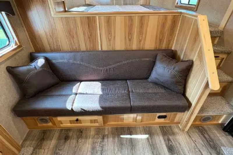 2024 Lakota Charger 8411RKGLQ 4 Horse Trailer with 11' Short Wall