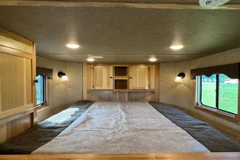 2024 Lakota Charger 8411RKGLQ 4 Horse Trailer with 11' Short Wall