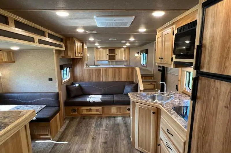2024 Lakota Charger 8411RKGLQ 4 Horse Trailer with 11' Short Wall