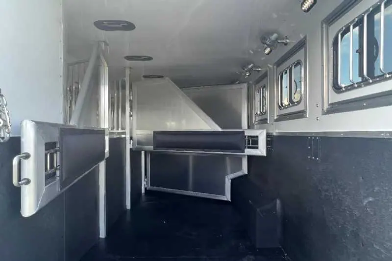 2024 Lakota Charger 8411RKGLQ 4 Horse Trailer with 11' Short Wall